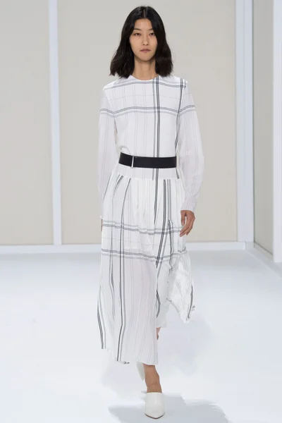Look 11